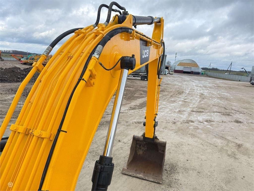 2010 JCB JS220LC Crawler Excavator