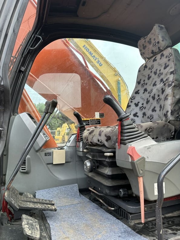 2023 Doosan DH225LC-7 Crawler Excavator