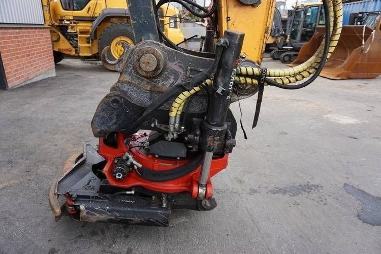 2015 Hyundai R260LC-9A Crawler Excavator