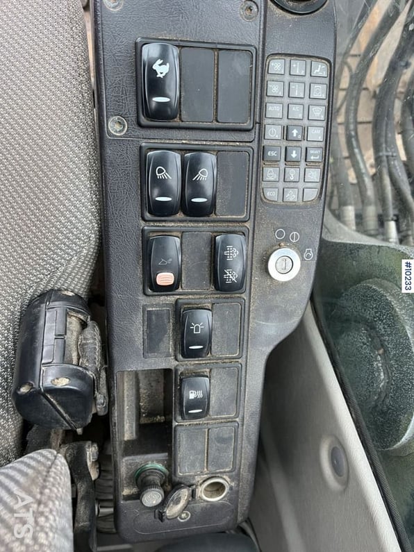 2013 Volvo EC180DL Crawler Excavator