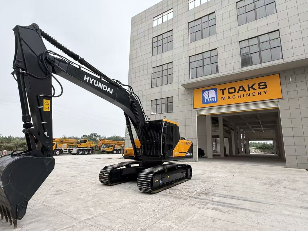 2023 Hyundai R220LC-9S Crawler Excavator