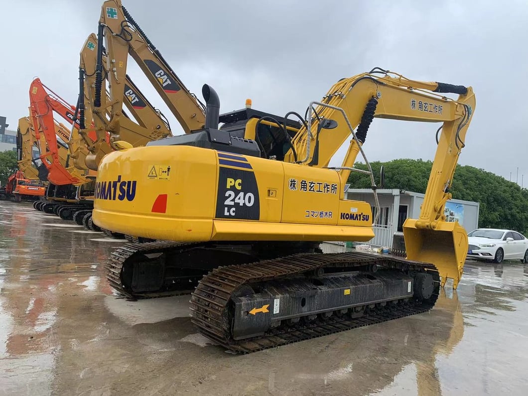 2023 Komatsu PC240-8 Crawler Excavator