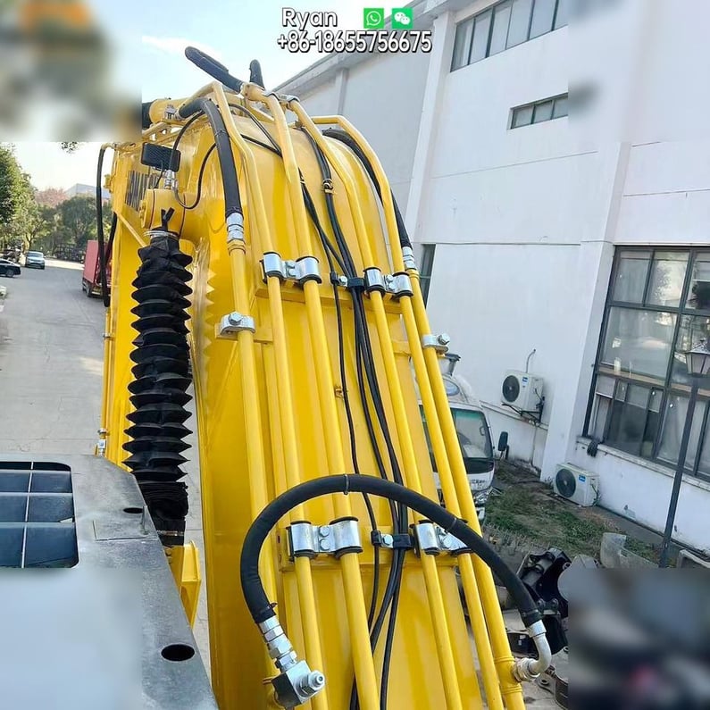 2020 Komatsu PC220-8 Crawler Excavator