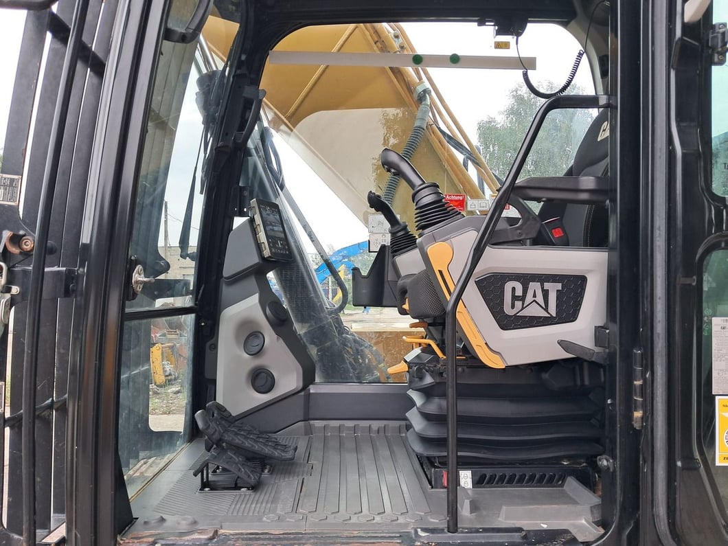 2018 Caterpillar 323GC Crawler Excavator