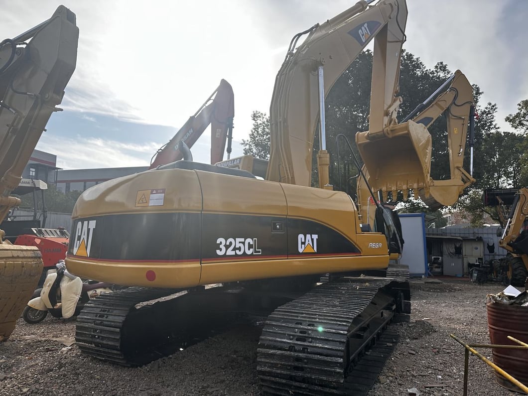 2021 Caterpillar 325CL Crawler Excavator