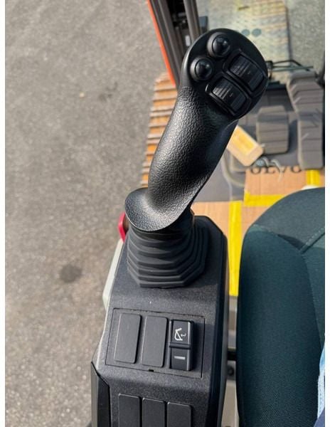2025 Volvo EC230FL5 Crawler Excavator