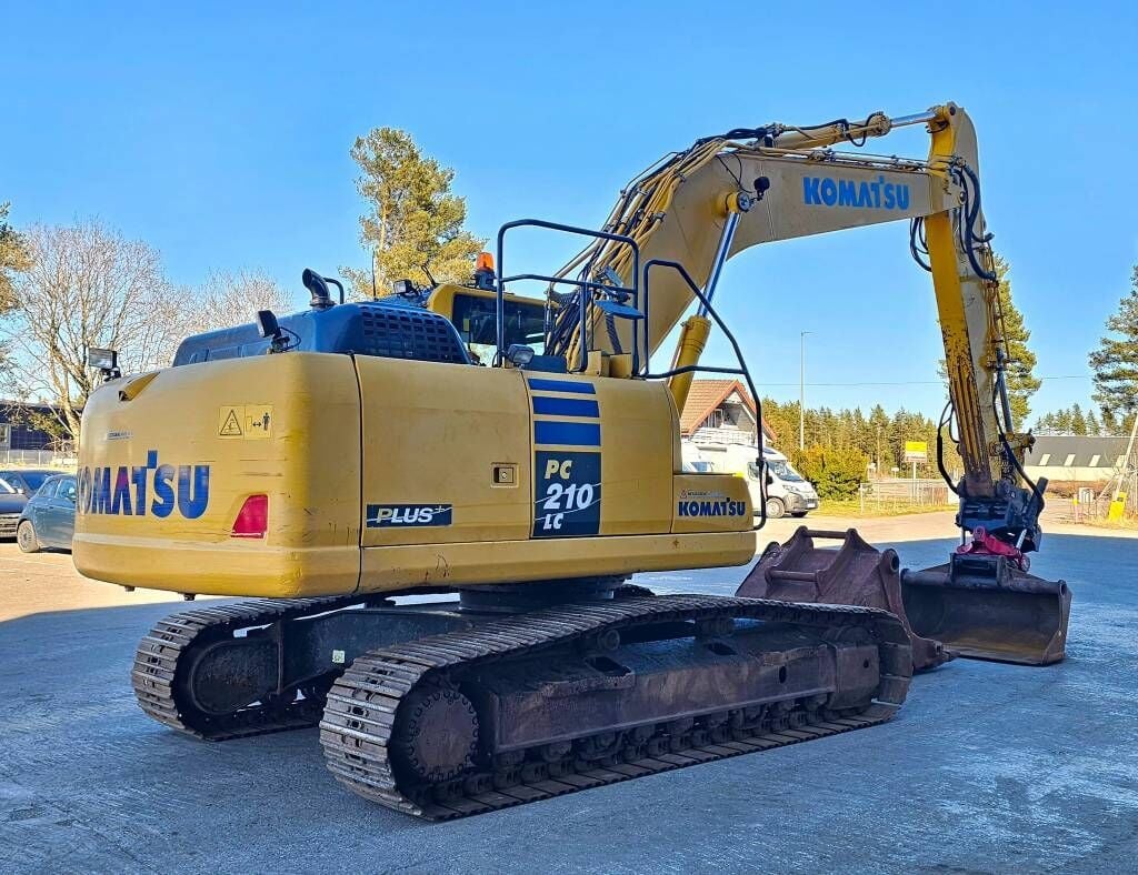 2016 Komatsu PC210LC-10 Crawler Excavator