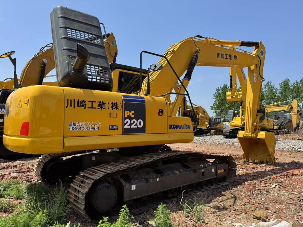 2024 Komatsu PC220 Crawler Excavator