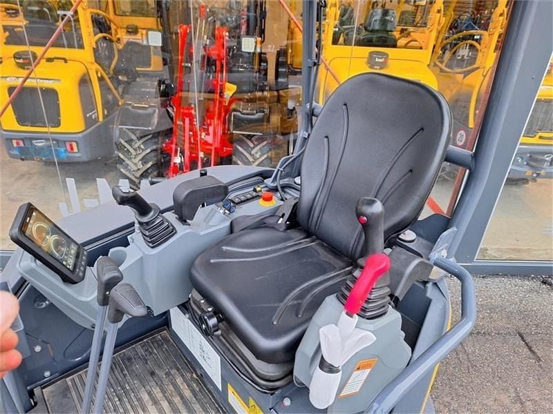 XCMG XE27E Mini Excavator