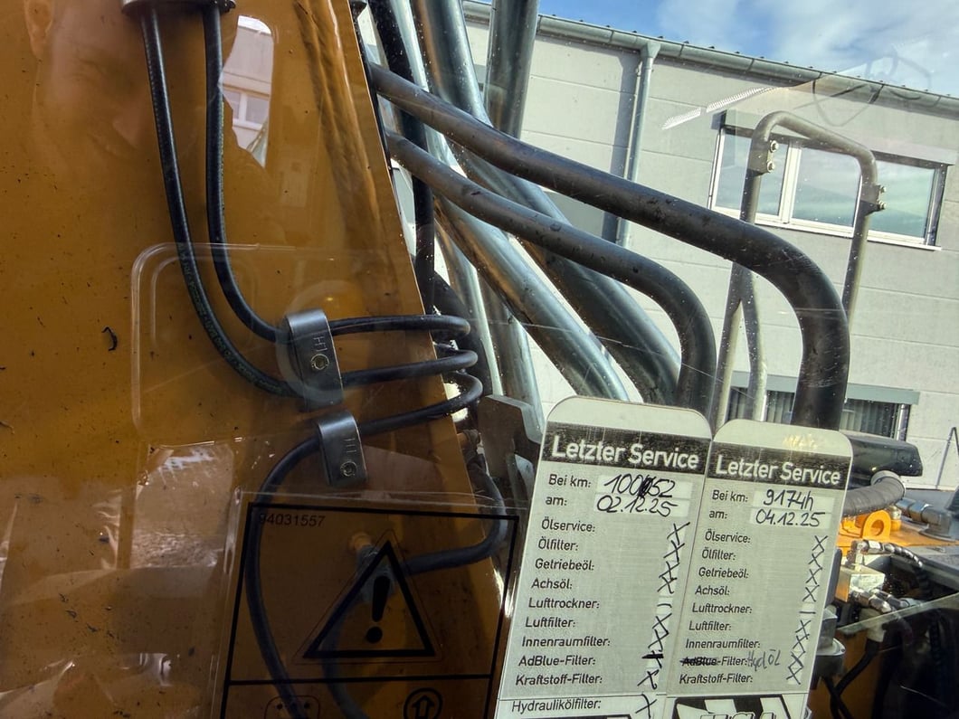 2015 Liebherr R922LC Crawler Excavator