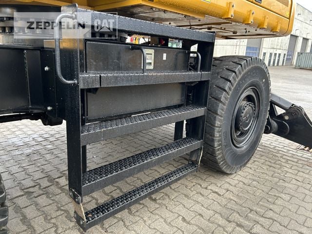 2022 Caterpillar MH3040-07A Material Handler