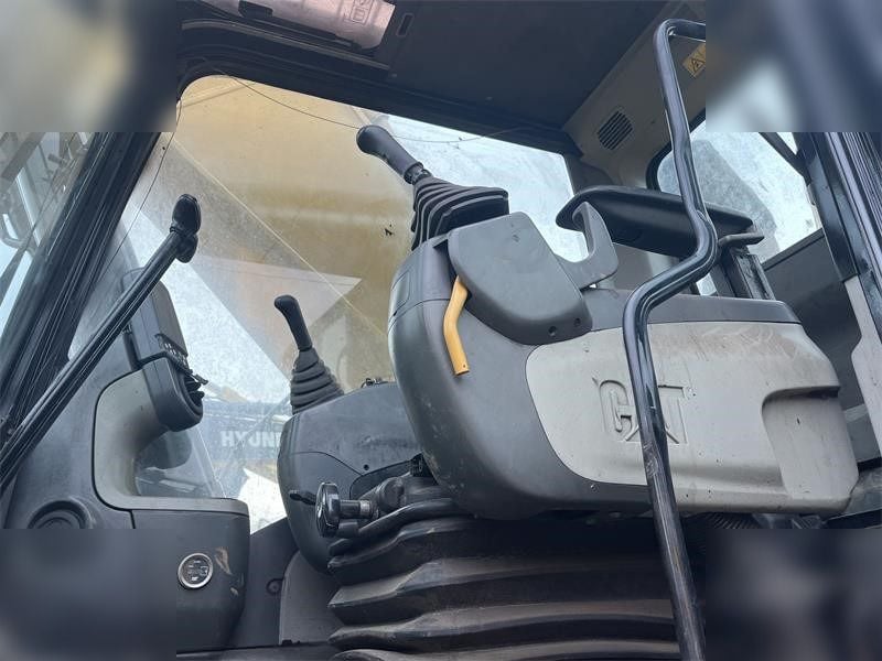 2021 Caterpillar 345D Crawler Excavator