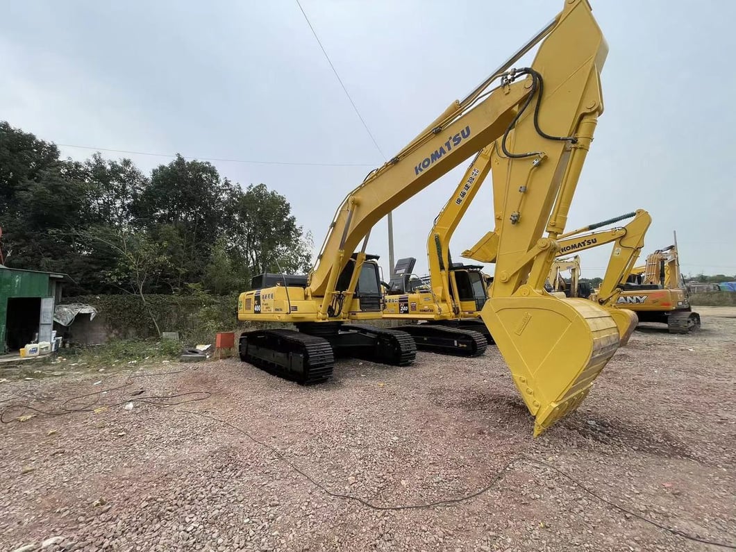 2022 Komatsu PC400-8 Crawler Excavator