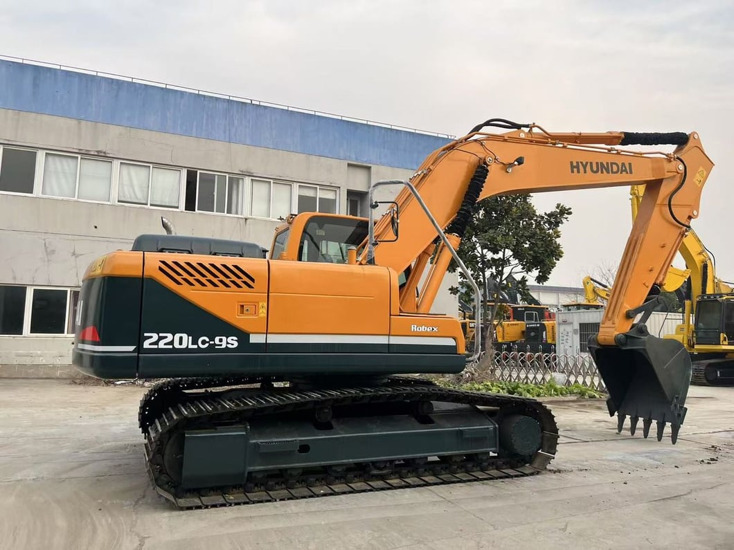 2023 Hyundai R220LC-9S Crawler Excavator