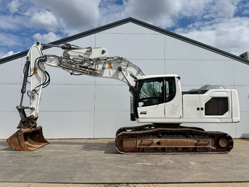 2020 Liebherr R922LC Crawler Excavator