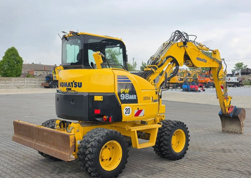 2017 Komatsu PW98MR-8 Wheel Excavator