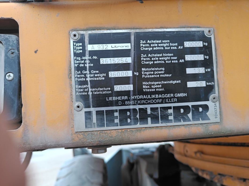 2000 Liebherr A 932 LITRONIC Material Handler