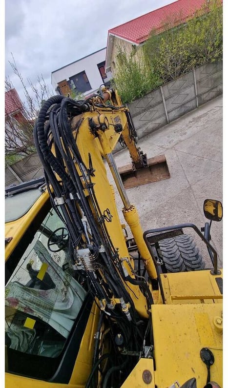 Komatsu PW148-8 Wheel Excavator