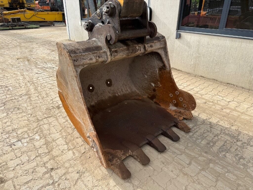 2019 Hyundai HX220L Crawler Excavator