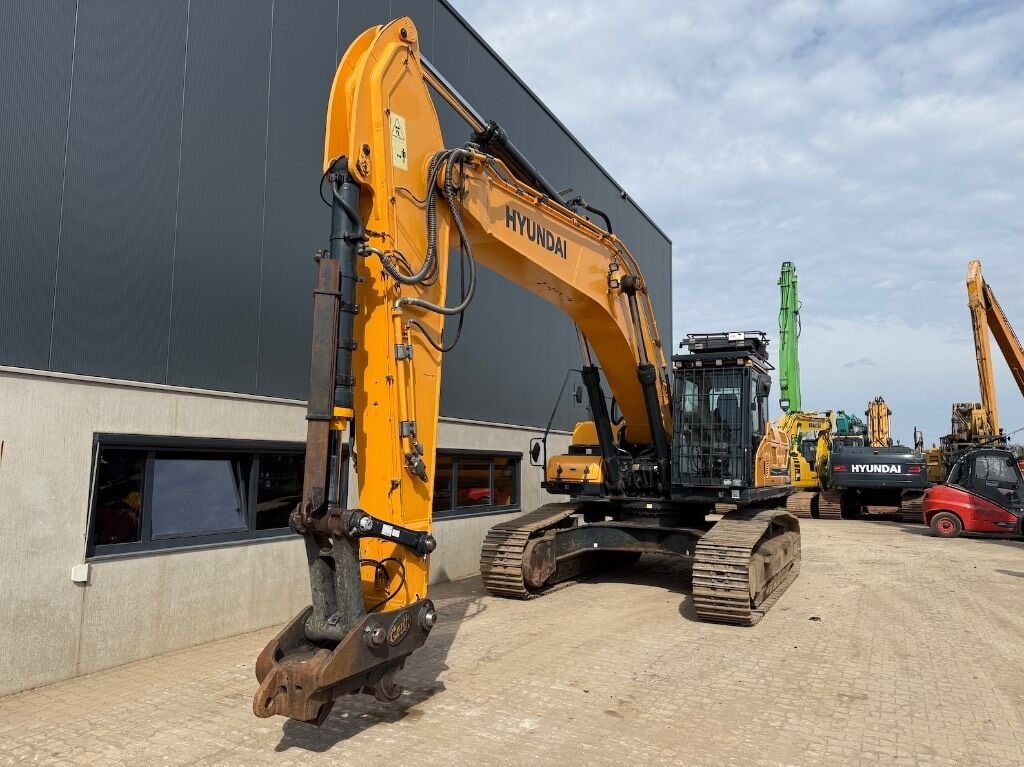 2017 Hyundai HX380L Crawler Excavator