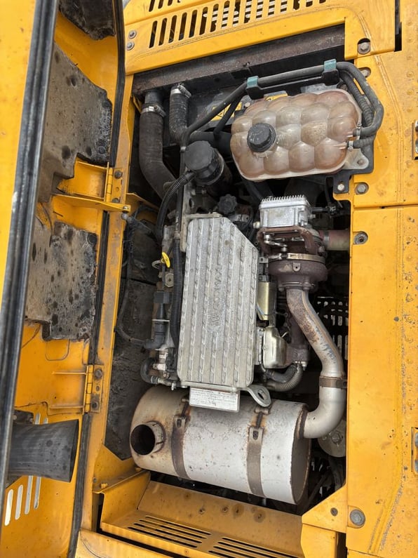 2015 JCB JS220LC Crawler Excavator