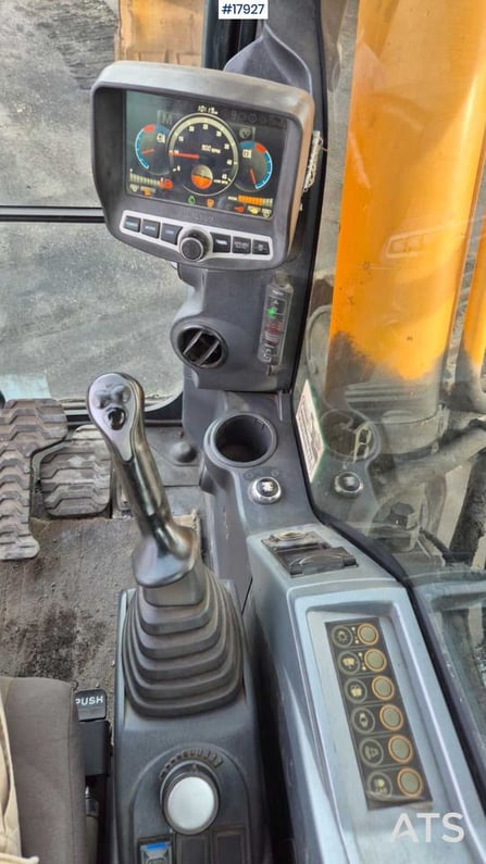 2015 Hyundai R330LC-9A Crawler Excavator
