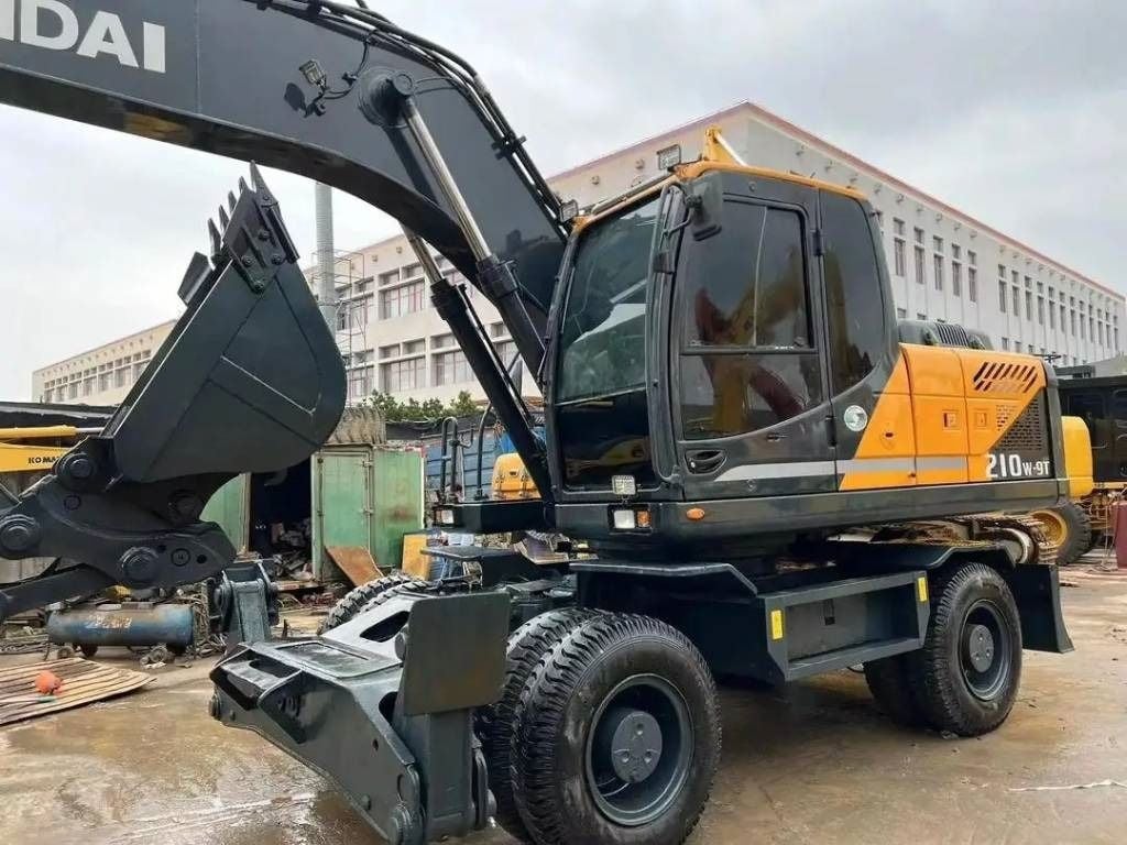 2023 Hyundai R210W-9 Wheel Excavator