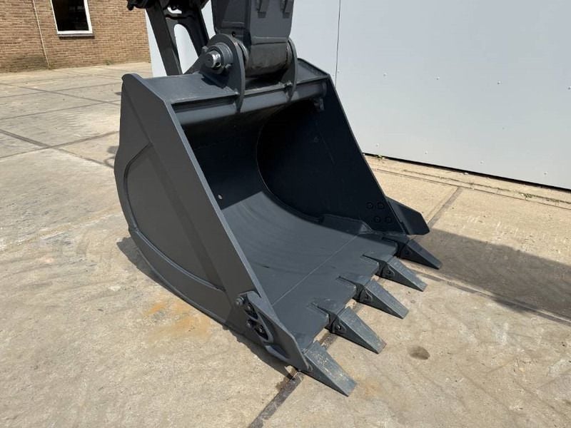 2025 Hyundai R215 SMART PLUS Crawler Excavator