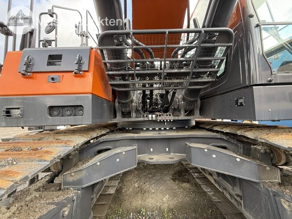 2025 Develon 800LC-7 Crawler Excavator