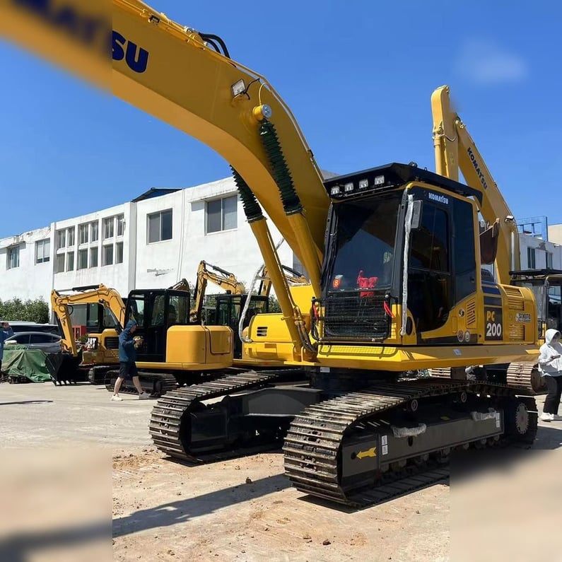 2022 Komatsu PC200-8 Crawler Excavator