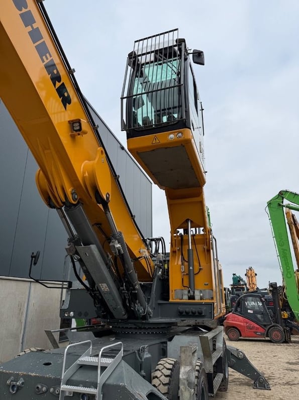 2022 Liebherr LH40 M Material Handler
