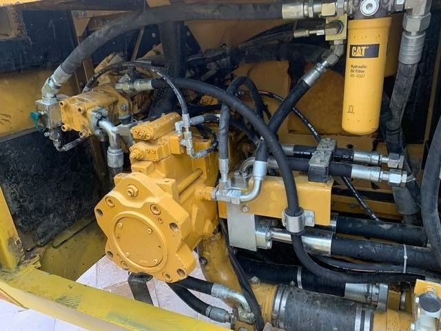 2010 Caterpillar 385CL Crawler Excavator