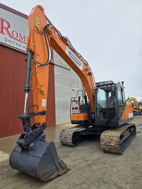 2022 Doosan DX140LC-7 Crawler Excavator