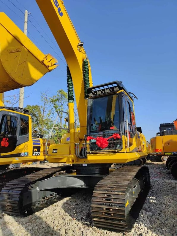 2023 Komatsu PC220-8 Crawler Excavator