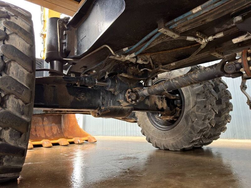 2015 Caterpillar M318F Wheel Excavator
