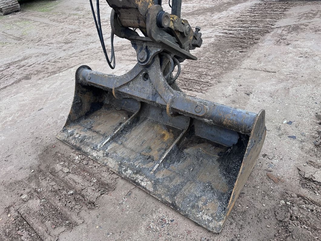 2011 Liebherr R900C LITRONIC Crawler Excavator