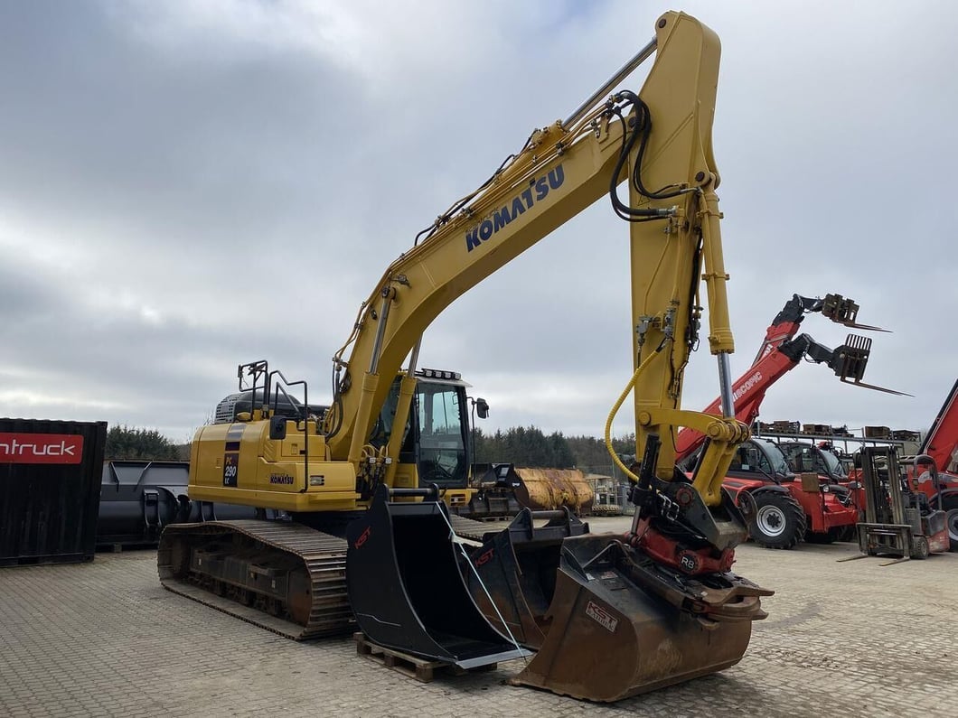 2017 Komatsu PC290LC-11 Crawler Excavator