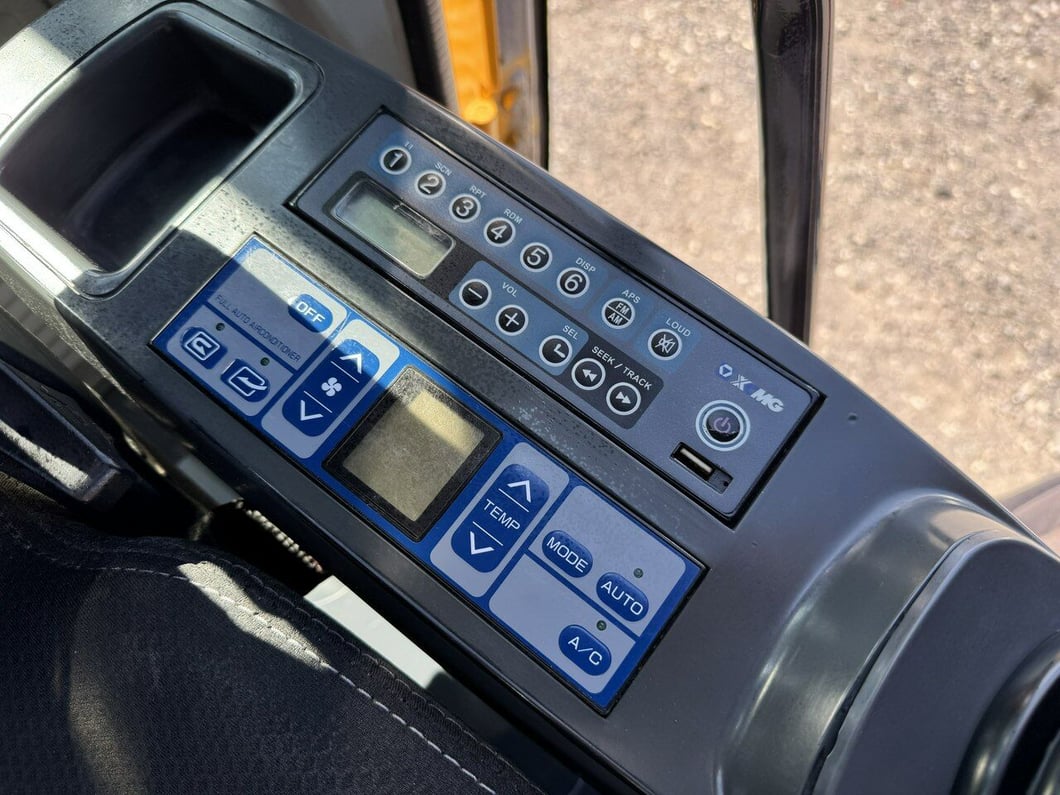 2018 XCMG XE 250C Crawler Excavator