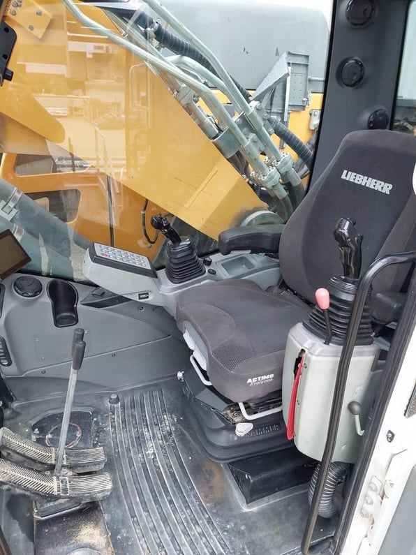 2018 Liebherr R926COMPACT Crawler Excavator