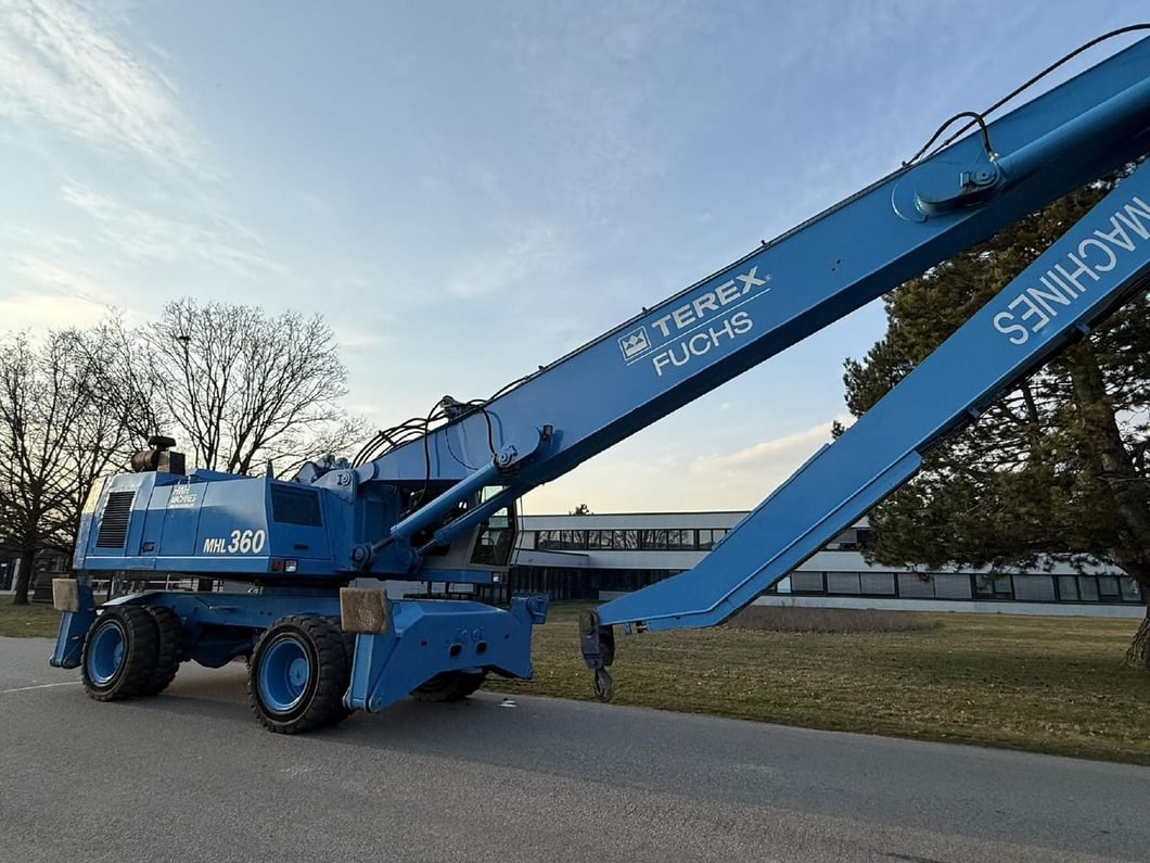 2000 Terex MHL360 Material Handler