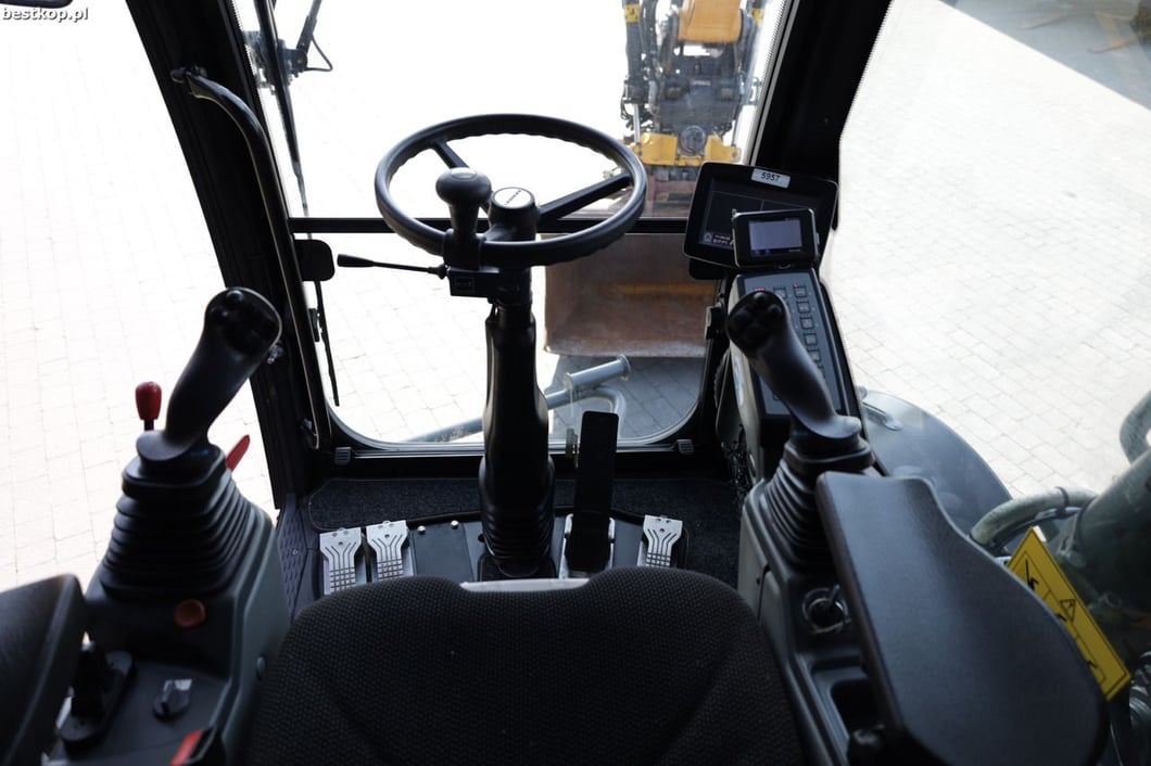 2017 Liebherr A914 LITRONIC Wheel Excavator