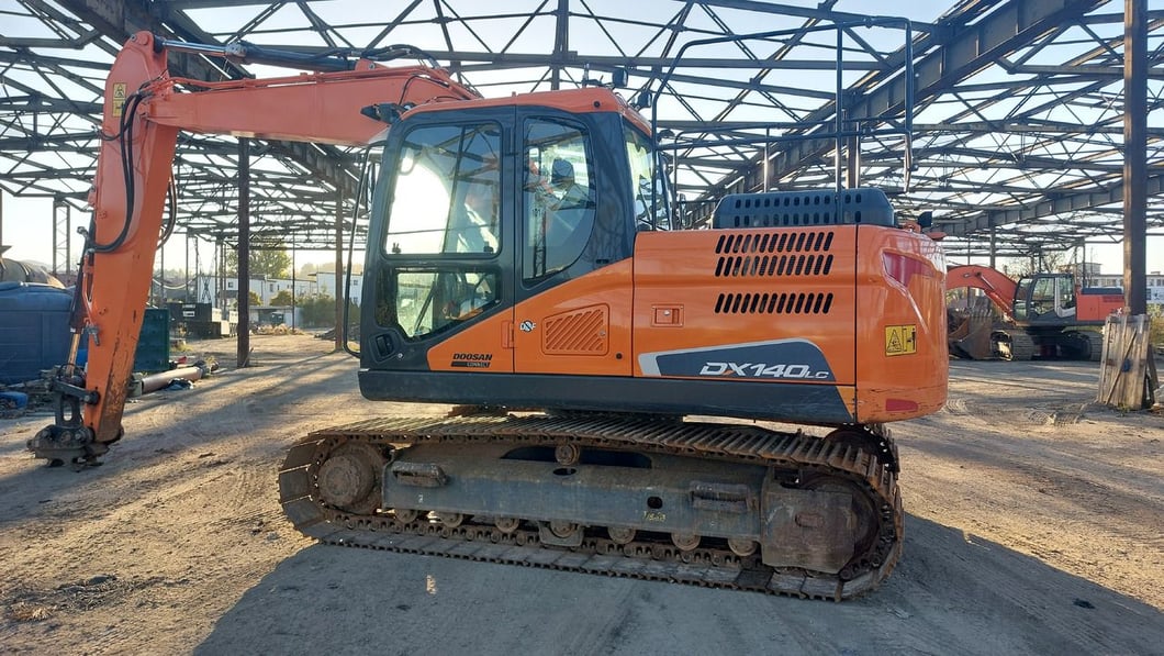 Doosan DX140LC-5 Crawler Excavator