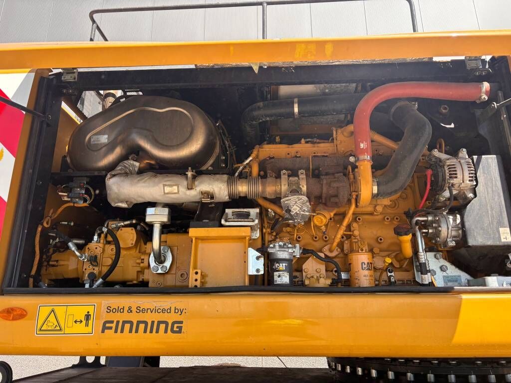 2017 Caterpillar MH3022 Material Handler
