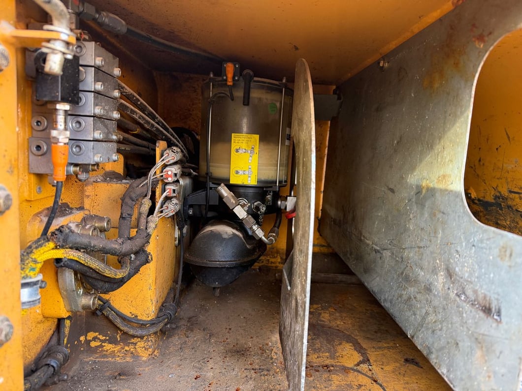 2015 Liebherr R922LC Crawler Excavator
