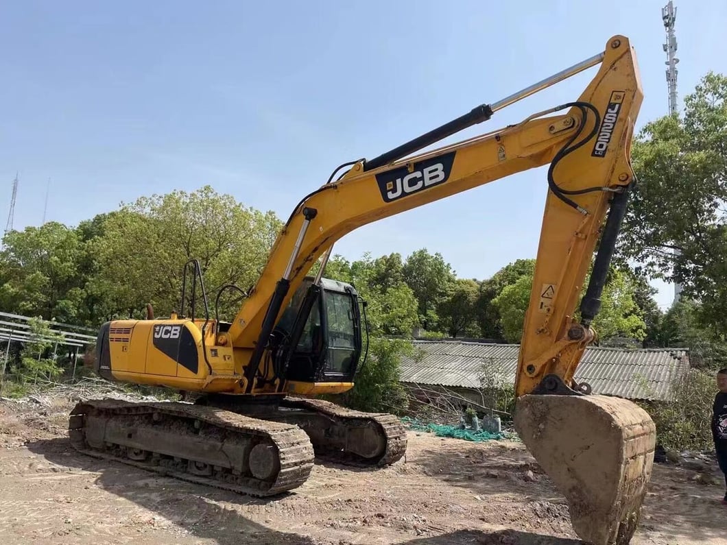 2024 JCB JS220LC Crawler Excavator