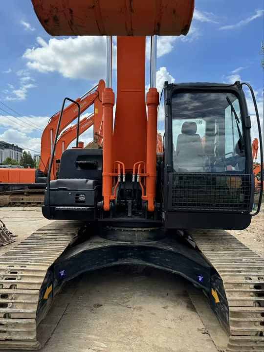 Hitachi ZX200-5G Crawler Excavator
