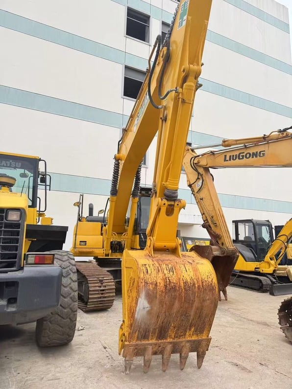 2023 Komatsu PC200-8 Crawler Excavator