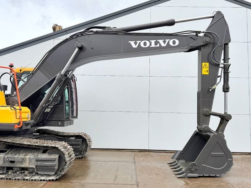 2025 Volvo EC220D Crawler Excavator