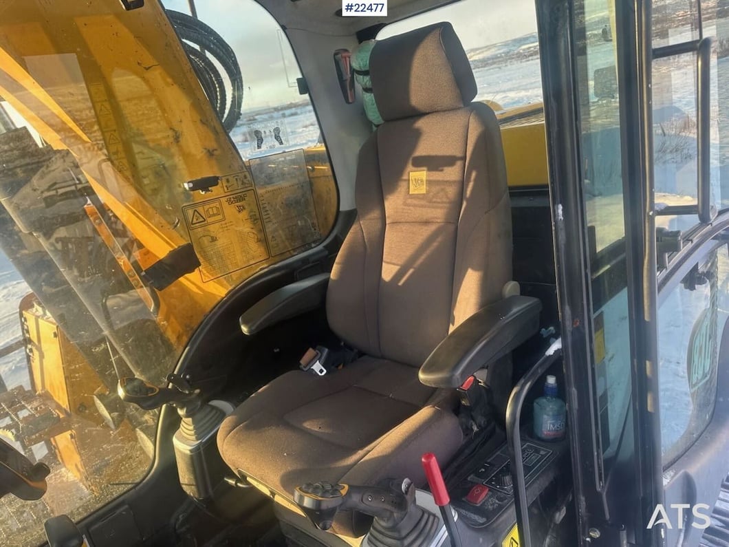 2016 JCB JZ140LC Crawler Excavator