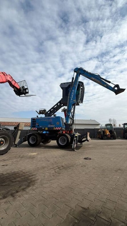 2019 Fuchs MHL 310 Wheel Excavator